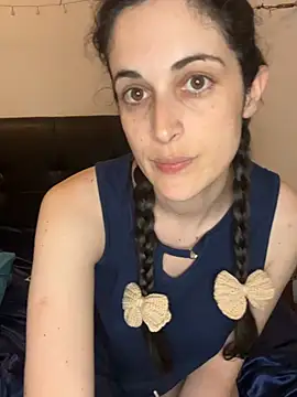 Lunaabbey online show from June 7, 2026, 8:58 pm