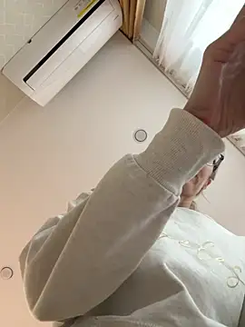 angelmommu online show from April 1, 2026, 7:20 am