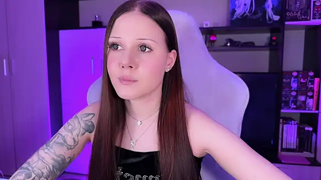 Snapshot of jasminevine chatting on January 18, 2026, 2:37 am jasminevine online show from January 18, 2026, 2:37 am