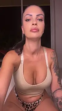 Helena Karel online show from June 25, 2026, 2:11 pm