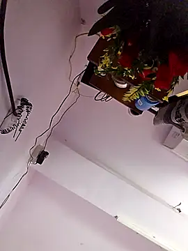 Snapshot of MOM-SUN-COUPLE chatting on September 26, 2025, 9:27 am MOM-SUN-COUPLE online show from September 26, 2025, 9:27 am