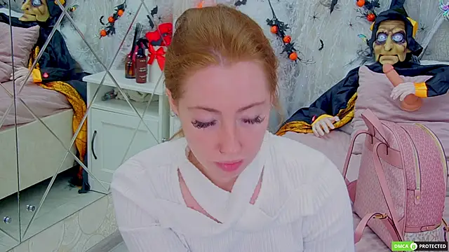 TinaBrook online show from October 22, 2025, 4:23 am