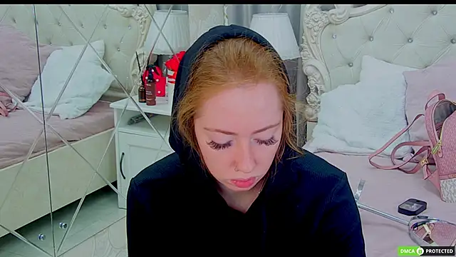 TinaBrook online show from October 15, 2025, 3:49 am