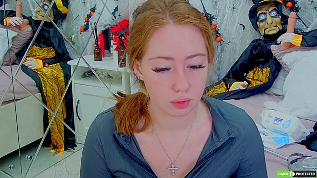 TinaBrook online show from October 17, 2025, 4:05 am