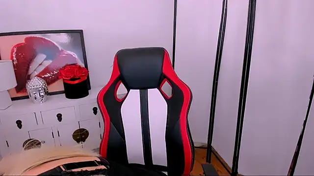 PamelaFlowers online show from October 6, 2025, 5:41 am