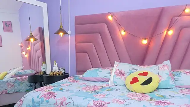 kinkylittlegirll online show from January 7, 2026, 2:49 am