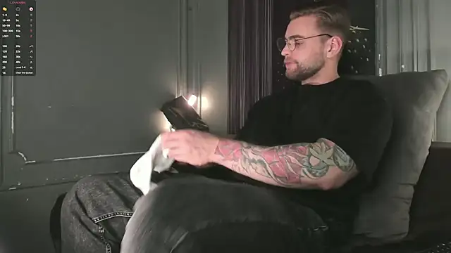 WayneWilson online show from December 18, 2025, 4:39 am