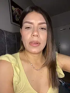 Snapshot of martina_contreras chatting on May 17, 2026, 5:07 am martina contreras online show from May 17, 2026, 5:07 am