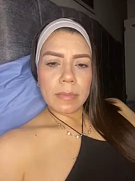 Snapshot of martina_contreras chatting on May 18, 2026, 4:07 am martina contreras online show from May 18, 2026, 4:07 am