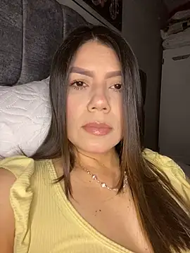 Snapshot of martina_contreras chatting on June 9, 2026, 5:19 am martina contreras online show from June 9, 2026, 5:19 am