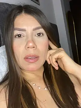 Snapshot of martina_contreras chatting on August 10, 2026, 6:09 am martina contreras online show from August 10, 2026, 6:09 am