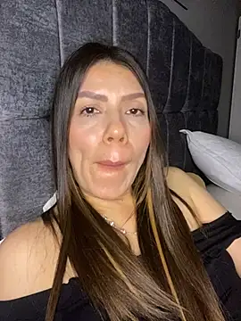 martina contreras online show from March 4, 2026, 4:09 am