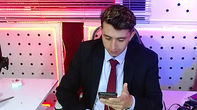 Darko0717 online show from November 19, 2025, 1:11 pm