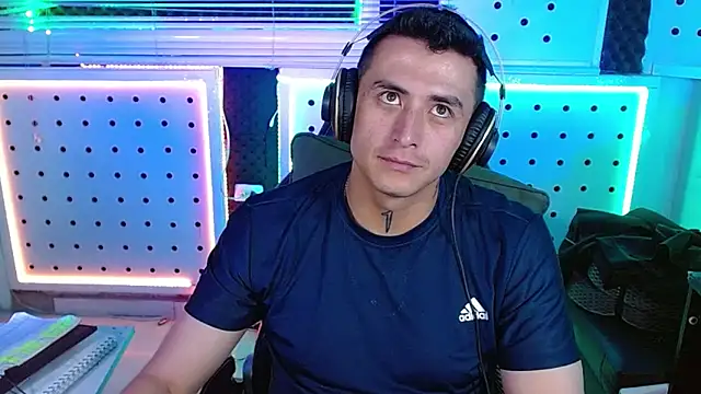 Snapshot of Darko0717 chatting on February 17, 2026, 2:09 am Darko0717 online show from February 17, 2026, 2:09 am