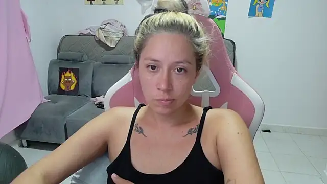 MommyMiaWs online show from April 6, 2026, 11:17 pm