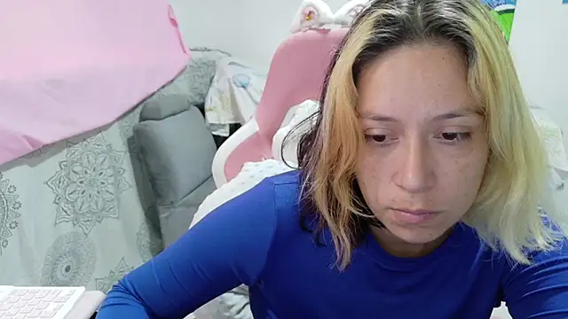 MommyMiaWs online show from May 17, 2026, 12:27 pm