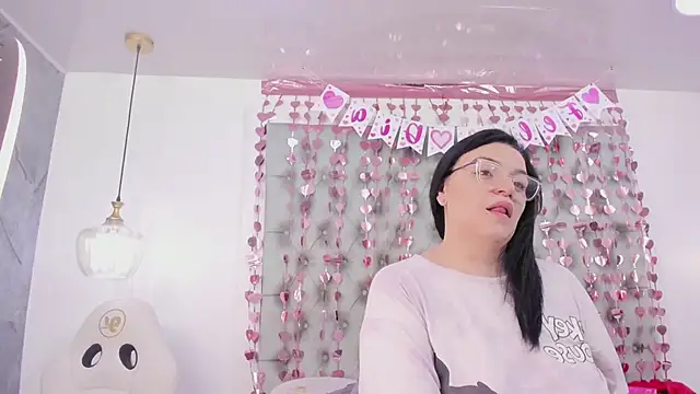 anette cooper online show from February 11, 2026, 4:12 am