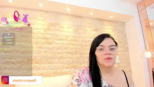 anette cooper online show from December 3, 2025, 3:40 am