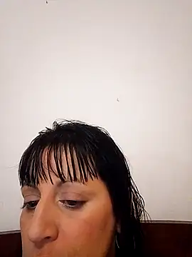 estefyzapata online show from April 27, 2026, 10:41 pm