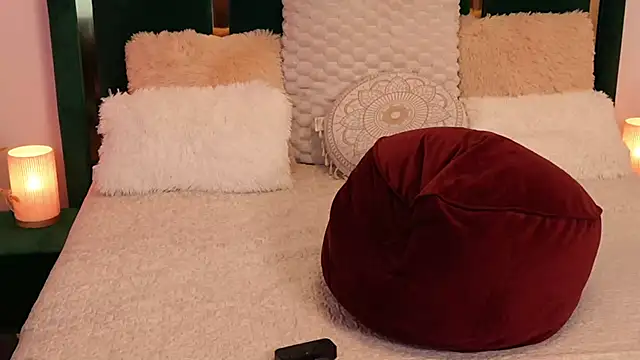 XeniaBlu online show from December 22, 2025, 10:15 am