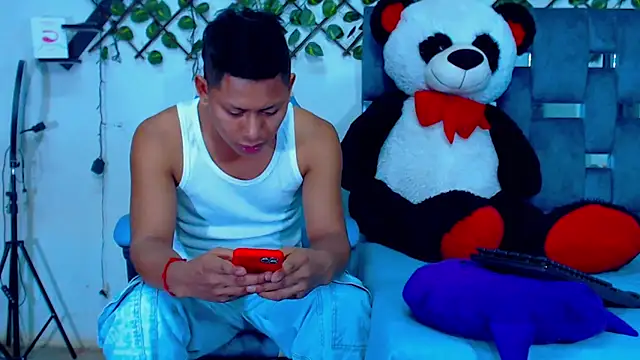 Hakim prettynigg online show from April 2, 2026, 10:05 pm