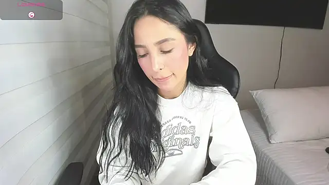 Snapshot of EvaMoet chatting on September 17, 2025, 9:22 am EvaMoet online show from September 17, 2025, 9:22 am