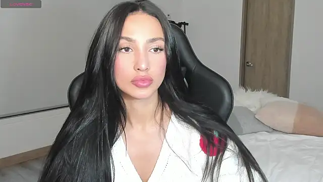 Snapshot of EvaMoet chatting on March 1, 2025, 8:34 am EvaMoet online show from March 1, 2025, 8:34 am