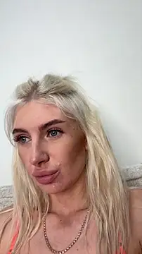 Mia Roxie online show from November 5, 2025, 2:47 am