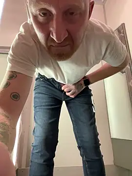 Snapshot of b1gd1ckg1nger86 chatting on January 6, 2025, 11:09 pm b1gd1ckg1nger86 online show from January 6, 2025, 11:09 pm