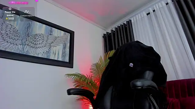 Snapshot of brianahill_ chatting on March 5, 2025, 7:17 pm brianahill online show from March 5, 2025, 7:17 pm
