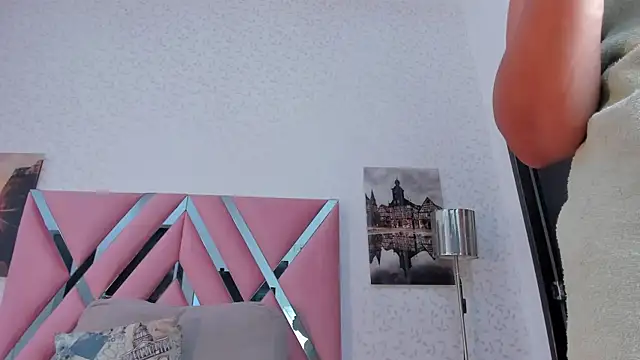 veronica salas online show from November 7, 2025, 7:40 pm