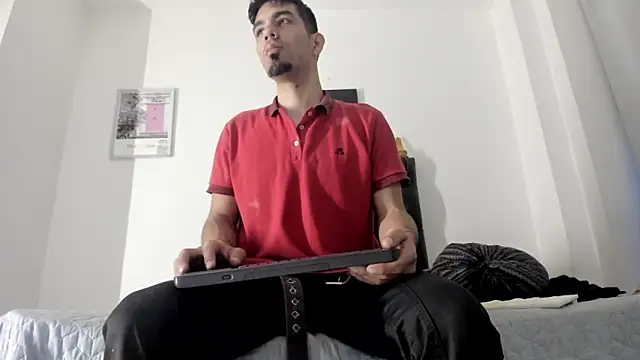 Snapshot of JohanyLatino chatting on March 11, 2025, 11:12 am JohanyLatino online show from March 11, 2025, 11:12 am