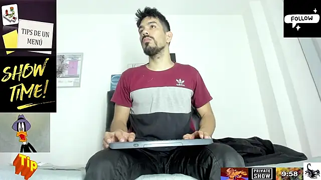 Snapshot of JohanyLatino chatting on March 9, 2025, 11:36 am JohanyLatino online show from March 9, 2025, 11:36 am