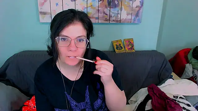 EverlyRays online show from March 30, 2026, 6:04 am