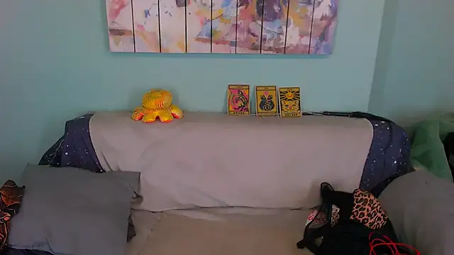 EverlyRays online show from February 19, 2026, 2:14 pm