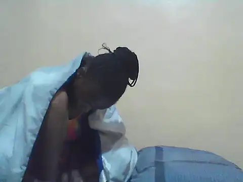 Snapshot of Smillie_prety chatting on February 25, 2026, 4:12 am Smillie prety online show from February 25, 2026, 4:12 am