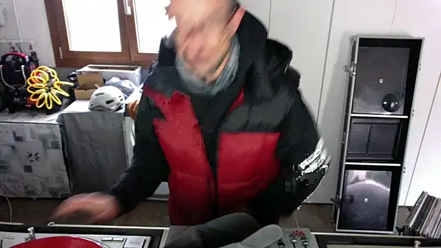 Snapshot of techmoon chatting on November 8, 2025, 3:48 pm techmoon online show from November 8, 2025, 3:48 pm