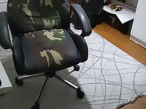 myhosh  online show from November 12, 2025, 7:51 pm