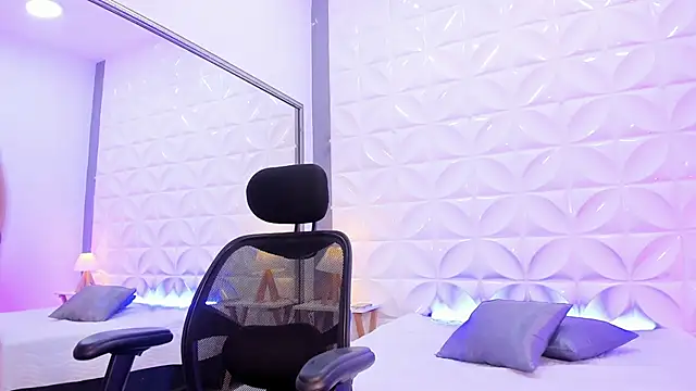 Snapshot of Fenty_XX chatting on February 1, 2026, 12:47 pm Fenty XX online show from February 1, 2026, 12:47 pm