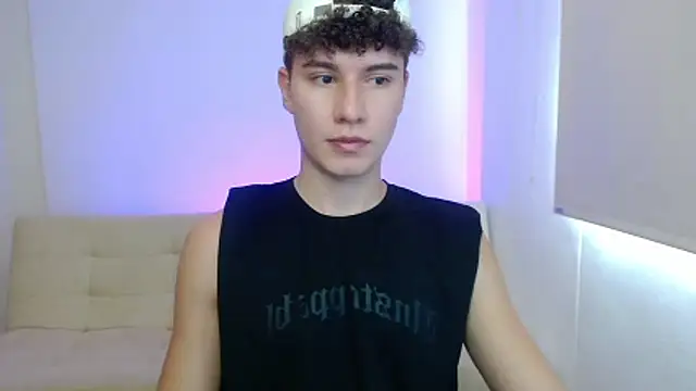 Snapshot of adrian_morelly chatting on May 22, 2026, 7:56 pm adrian morelly online show from May 22, 2026, 7:56 pm