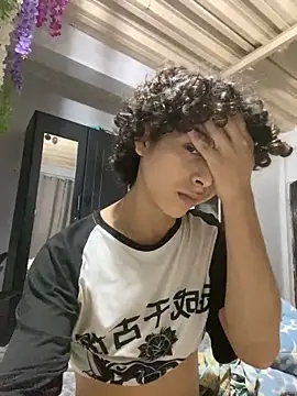 Snapshot of Cherry_boy_18 chatting on February 13, 2025, 4:32 am Cherry boy 18 online show from February 13, 2025, 4:32 am