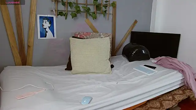 Snapshot of fem_boyxx chatting on February 12, 2025, 3:16 pm fem boyxx online show from February 12, 2025, 3:16 pm