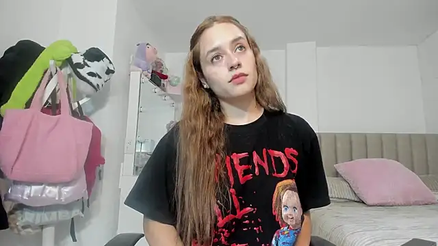 Natalia Suarez online show from April 5, 2026, 3:35 am