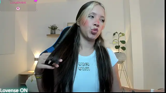 nataly rodri online show from May 15, 2026, 2:20 am