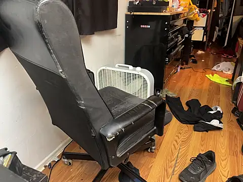 leanjamesdean online show from February 26, 2026, 2:11 am