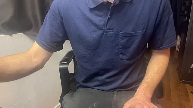 leanjamesdean online show from December 14, 2025, 5:35 am