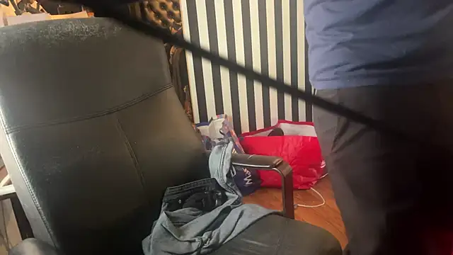 leanjamesdean online show from July 24, 2026, 1:01 am