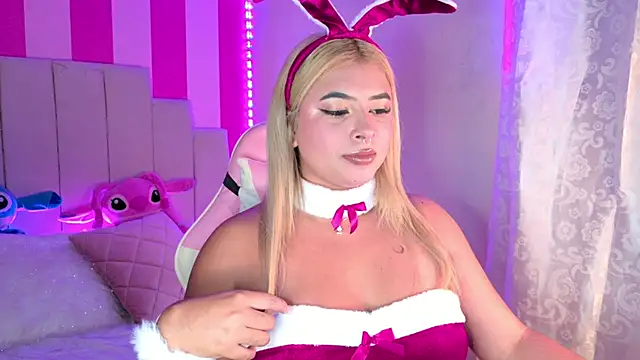 Snapshot of AliiceBrown_ chatting on December 4, 2025, 5:06 am AliiceBrown online show from December 4, 2025, 5:06 am