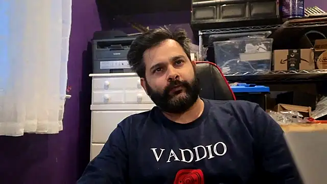 Sakhtlaundaz online show from November 24, 2025, 9:37 pm