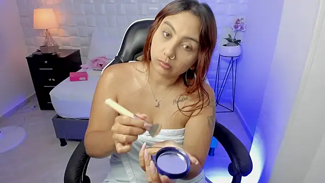 anny rouse24 online show from April 23, 2026, 2:29 am